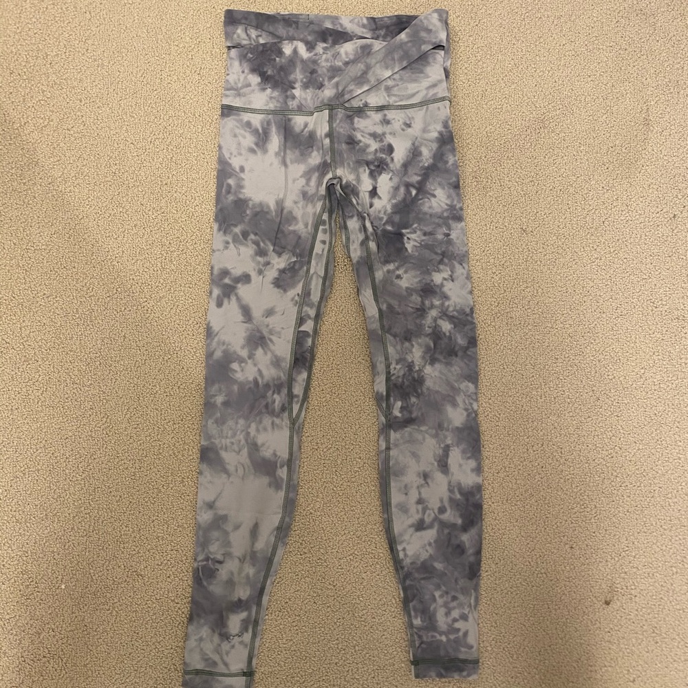 COPY - Lululemon tie dye align leggings